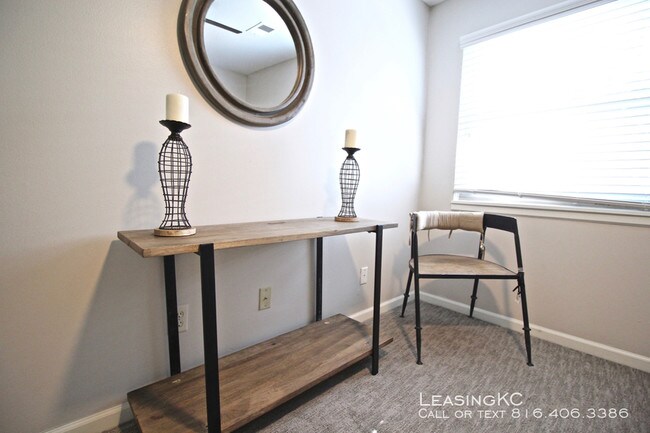 Building Photo - Jefferson on the Plaza