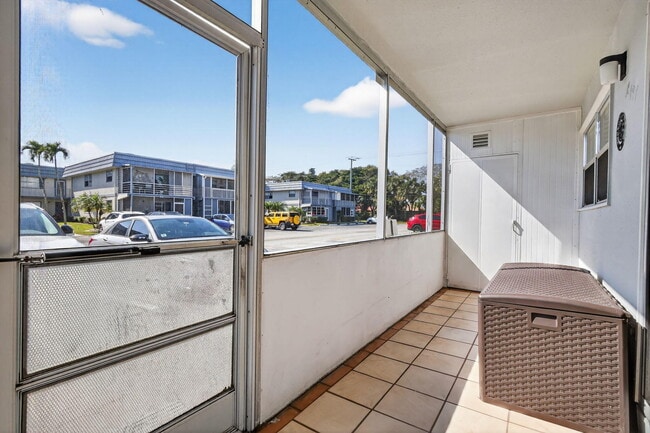 Building Photo - 497 Brittany K