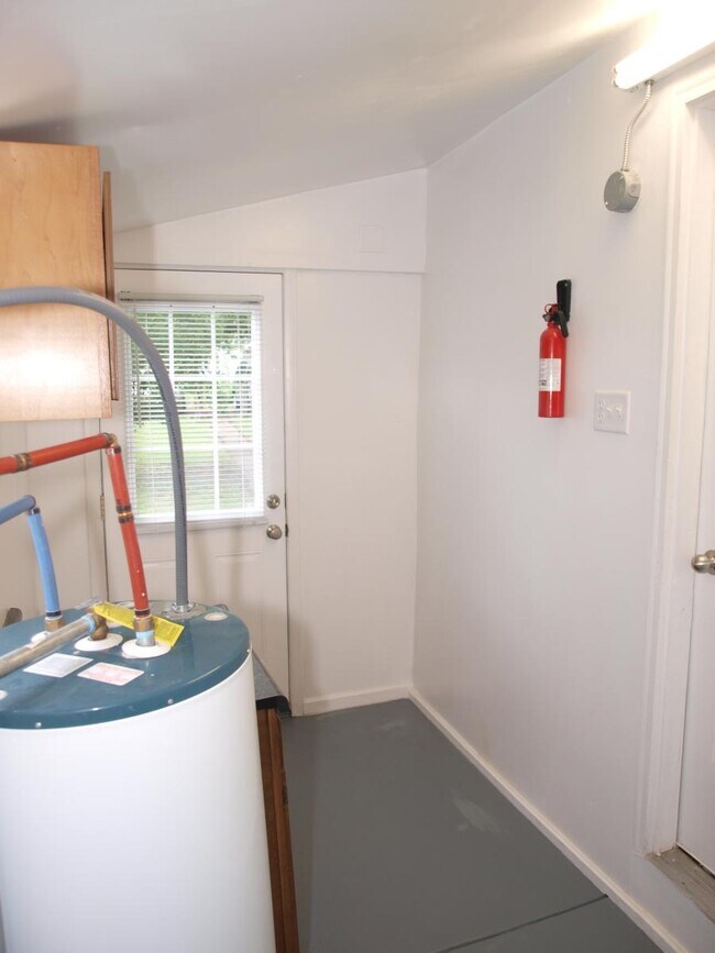 Building Photo - 1914 N 11th St