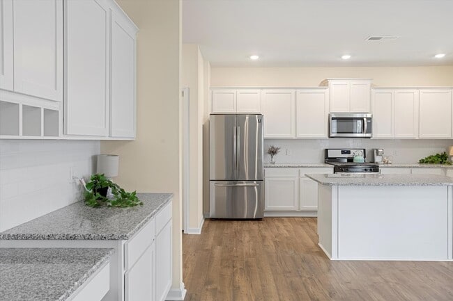 Building Photo - 4140 Bentwood Cove Dr