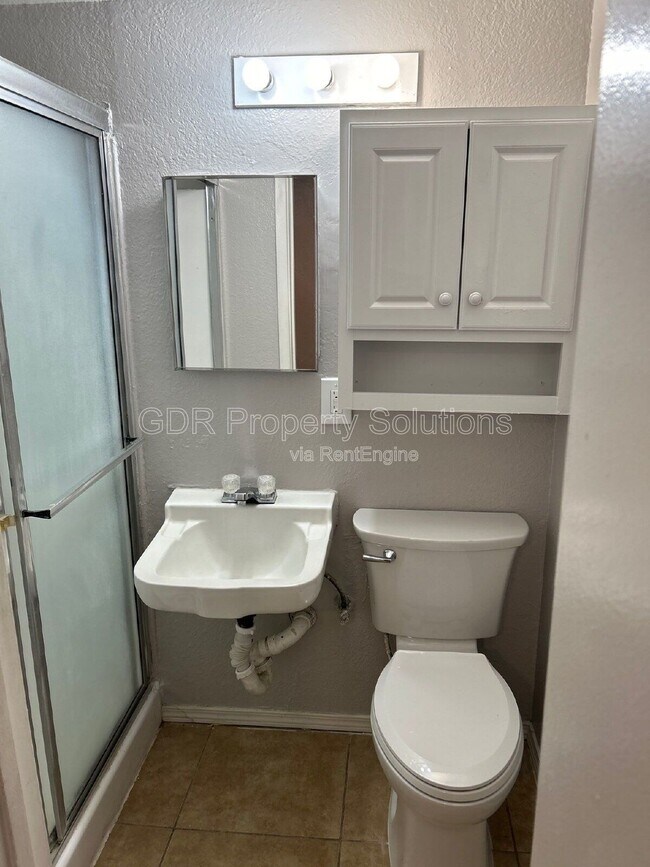 Building Photo - 401 14th St NW