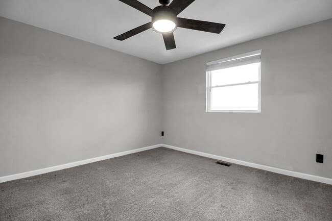 Building Photo - 1226 Woodbrook Cir W