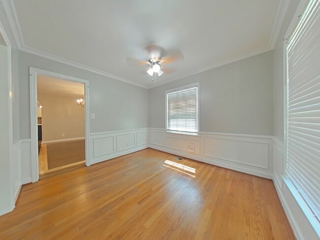 Building Photo - 239 Rainier Dr