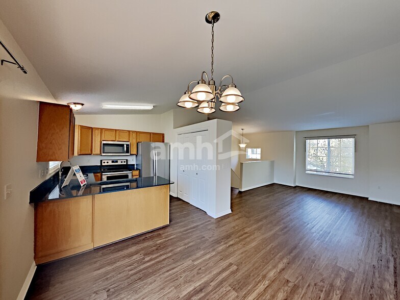 Building Photo - 2899 W 2125 S
