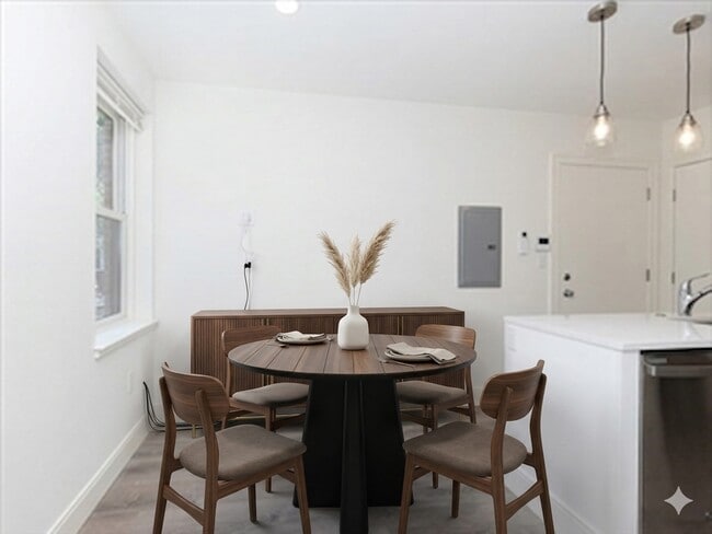 Building Photo - 46 Melrose St