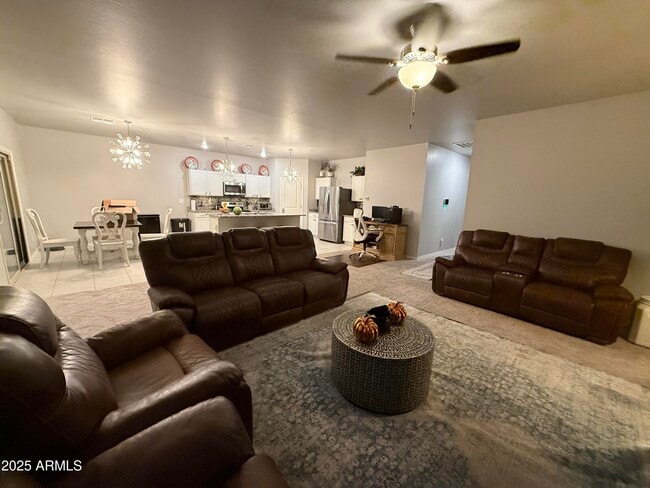 Building Photo - 6014 E Helios Dr