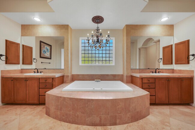 Building Photo - 51016 Marbella Ct