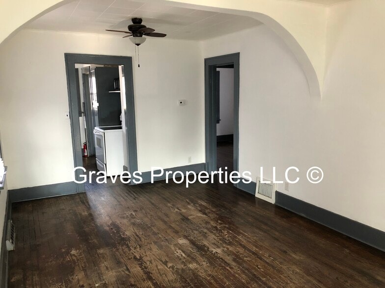 Building Photo - 1629 Michigan st