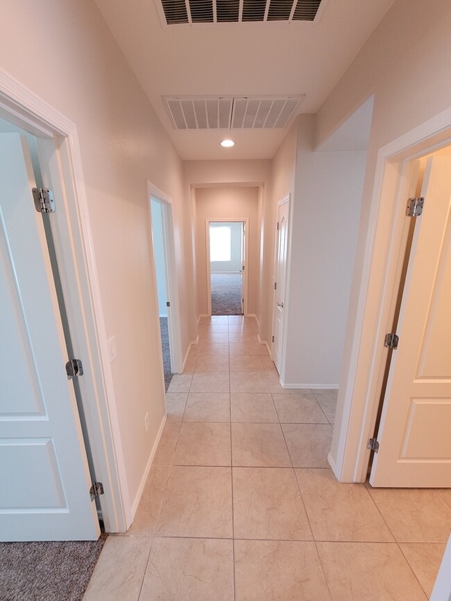 Building Photo - Beautiful 3/2 house for rent in Gilbert