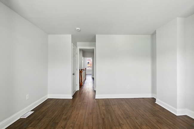 Building Photo - 1719 Darley Ave