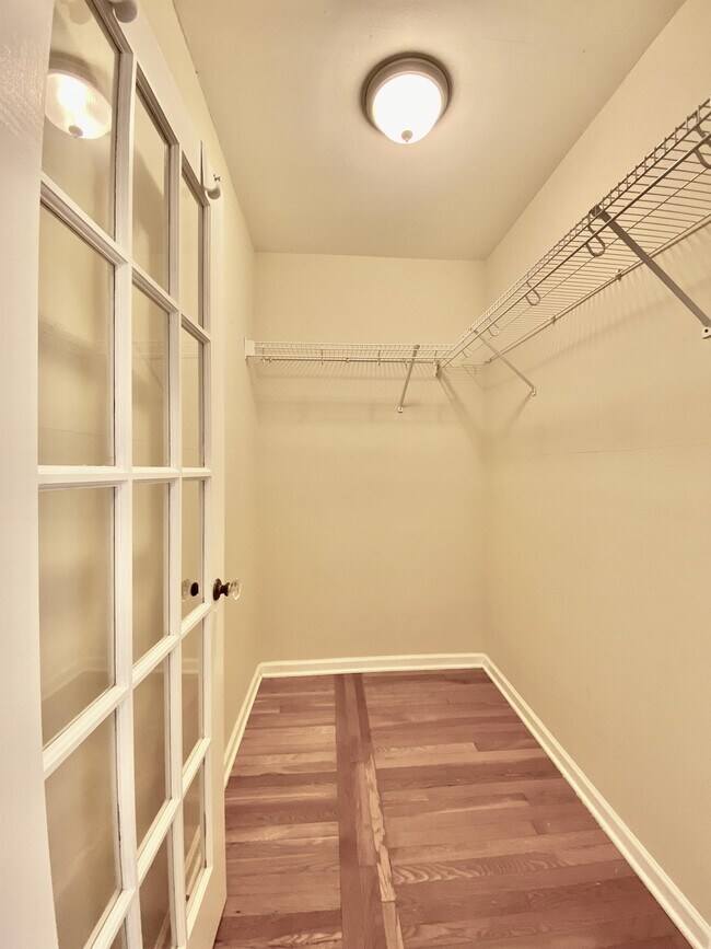 Building Photo - 1105 Virginia Ave