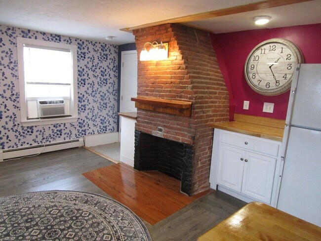 Primary Photo - 216 Irving St