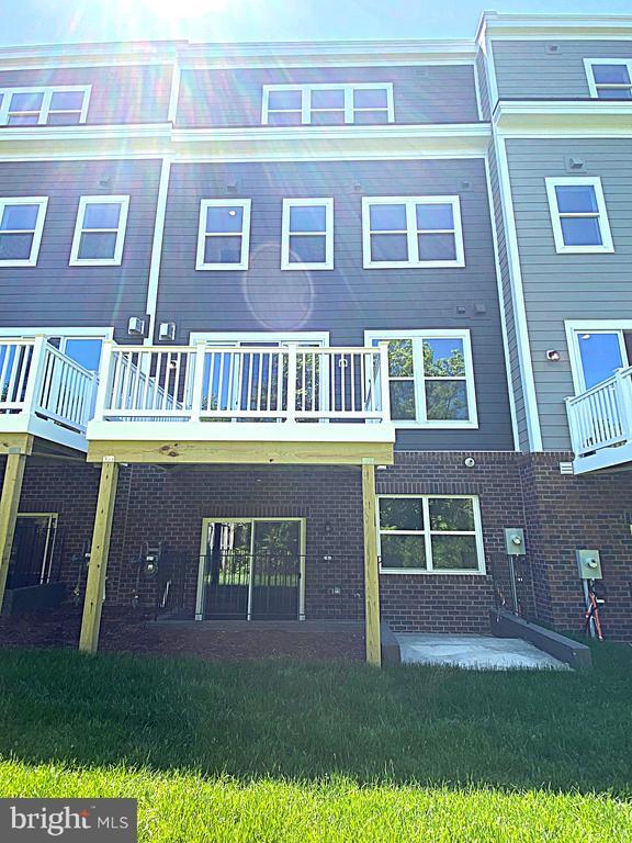 Building Photo - 10590 Red Oak St