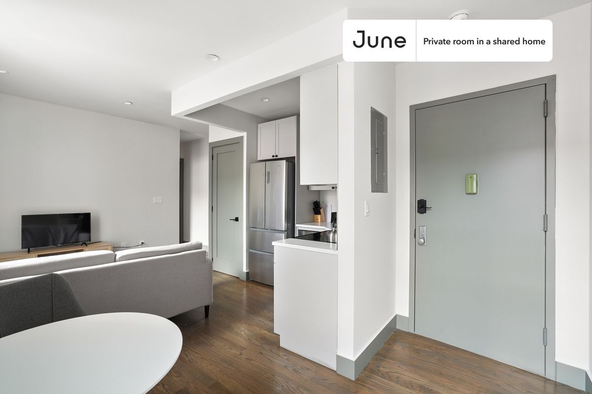 Building Photo - Room in Shared 2 bed/1 bath home