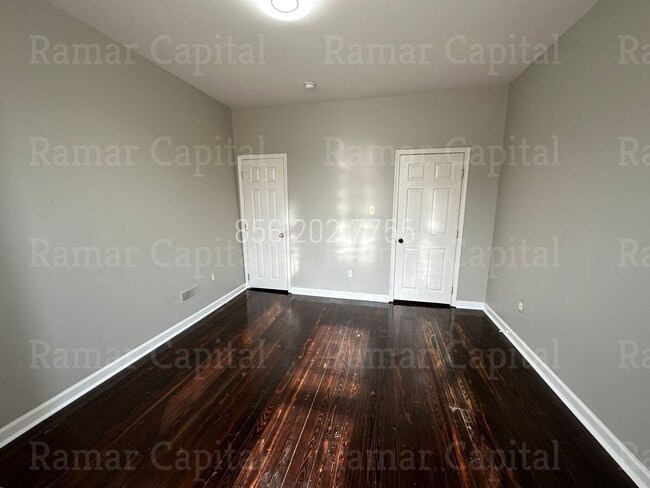 Building Photo - Spacious 3BR Row House with 1.5 bathroom, ...