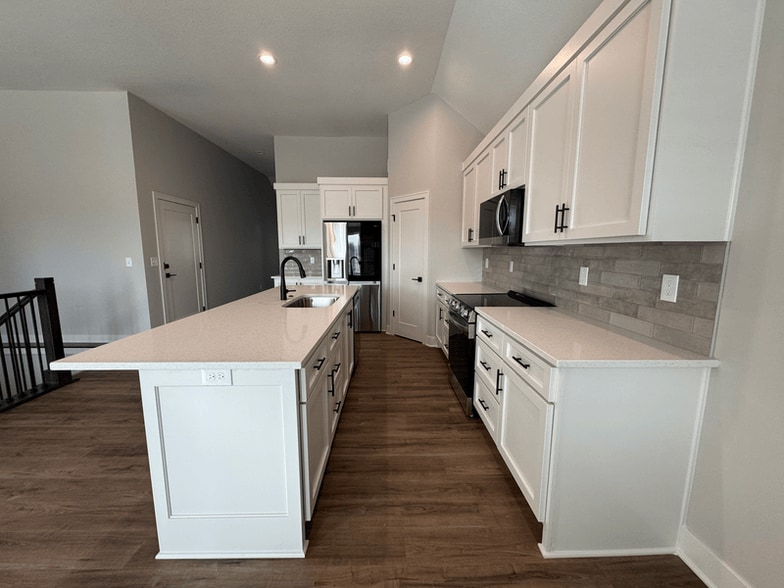 Building Photo - 1433 SW Winthrop Dr