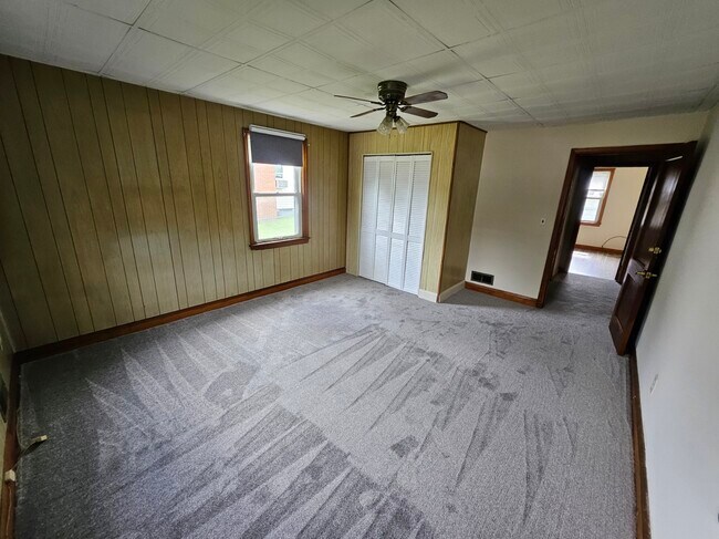 Building Photo - 301 College Ave
