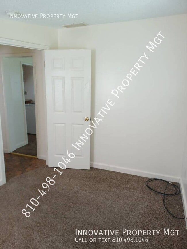 Building Photo - 2266 Donovan St