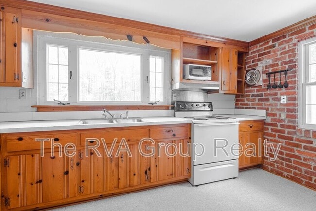Building Photo - 36 Ferndale Drive