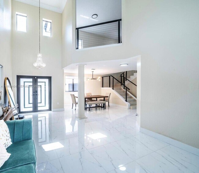 Building Photo - 1451 SW 11th Pl