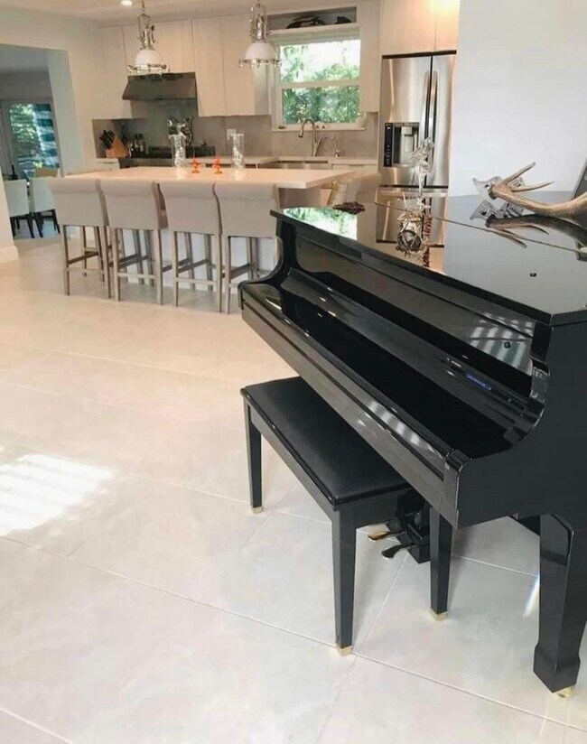 Building Photo - 2635 Koehns Ave