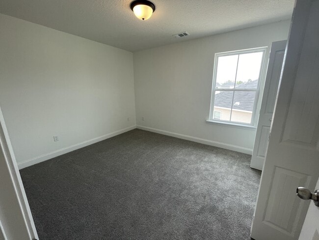 Building Photo - 343 Abode Ave