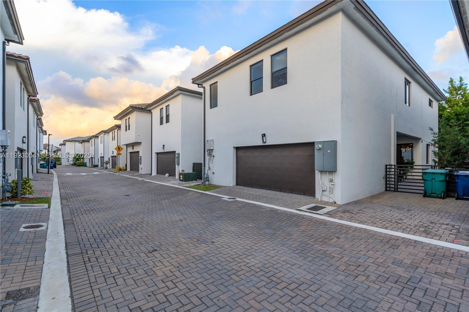 Building Photo - 4363 NW 81st Ave