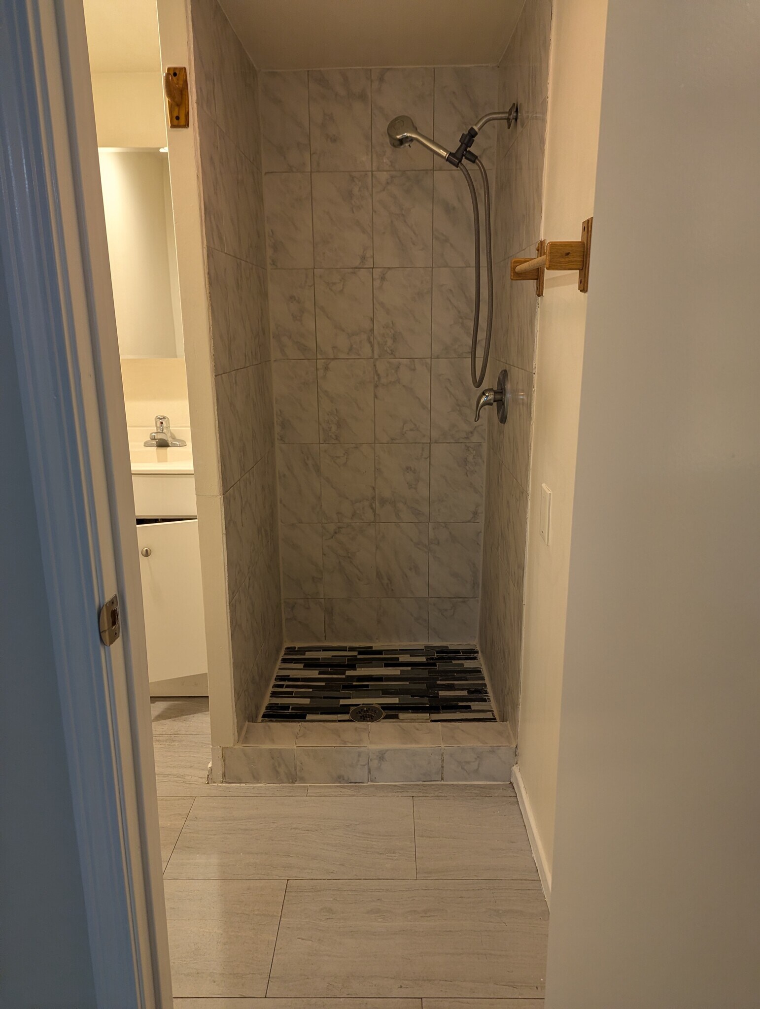 Building Photo - 16043 Leadwell St