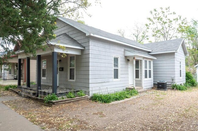 Building Photo - 226 S Millwood Ave