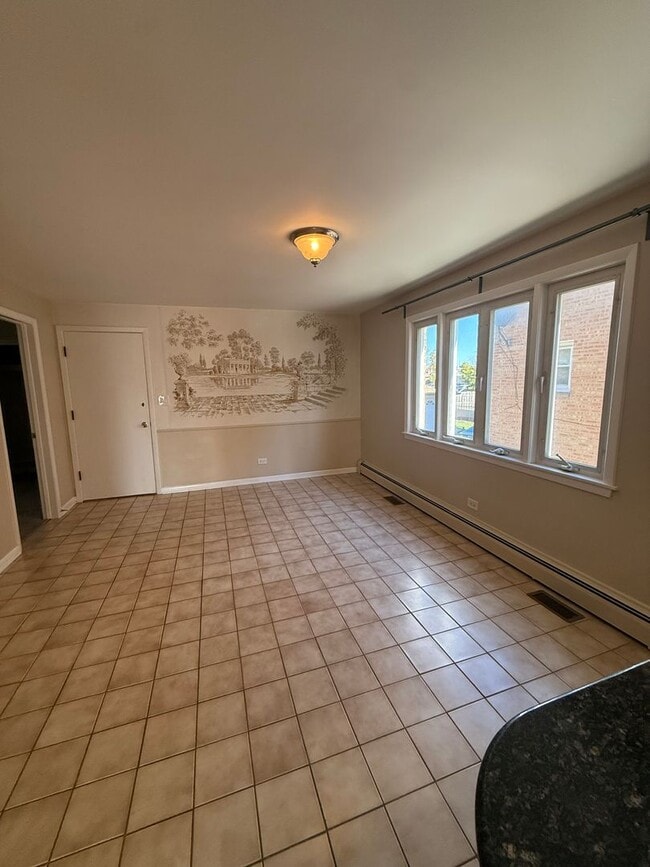 Building Photo - 8604 W Carmen Ave