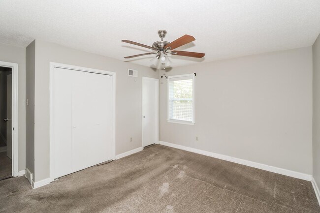 Building Photo - 6247 Brightwood Cove