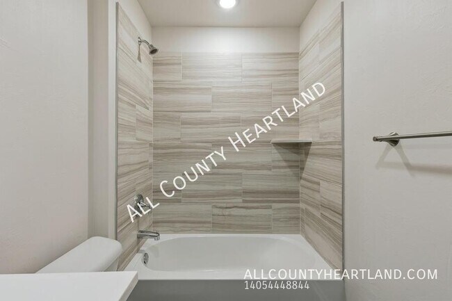 Building Photo - 3425 Molly Dr