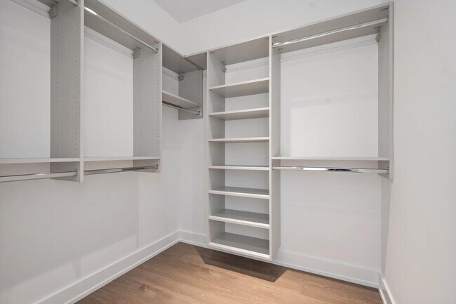 Building Photo - 728 Waukegan Rd