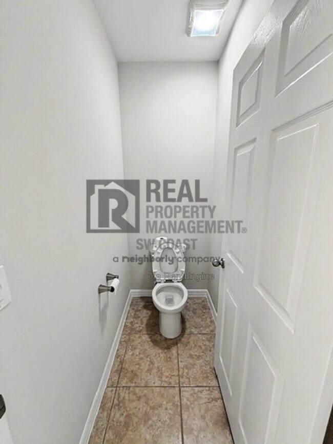 Building Photo - 7317 Mikasa Dr