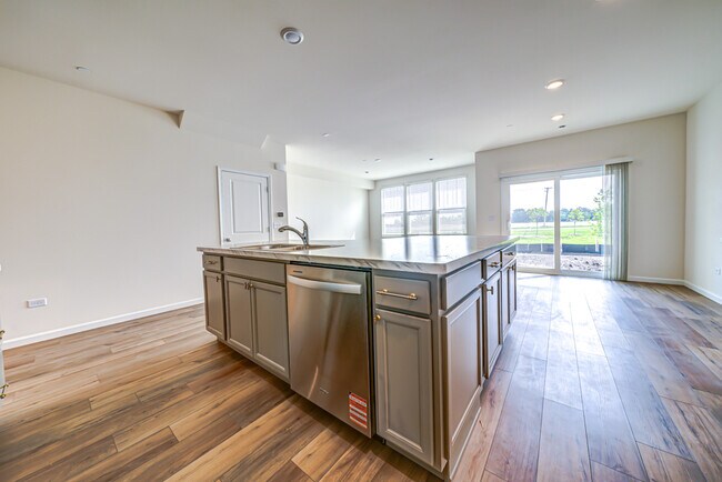 Building Photo - 2283 Horseshoe Cir