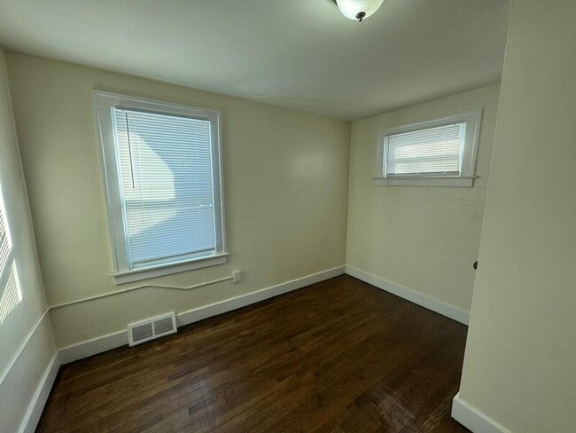 Building Photo - 15381 Stansbury Ave