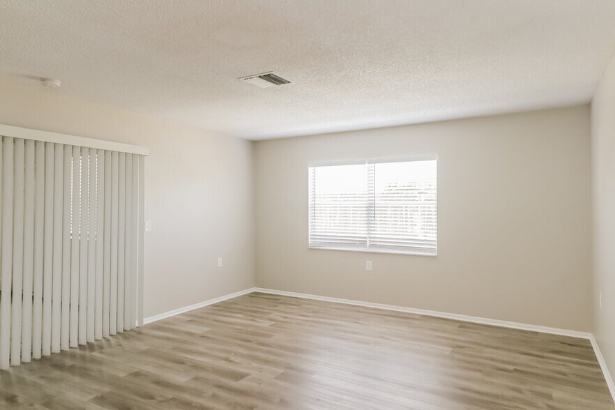 Building Photo - 7521 Como Dr