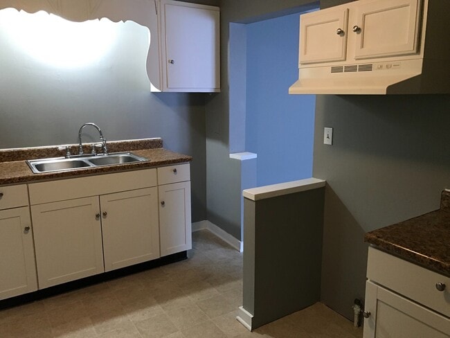 Building Photo - 910 N Ewing St