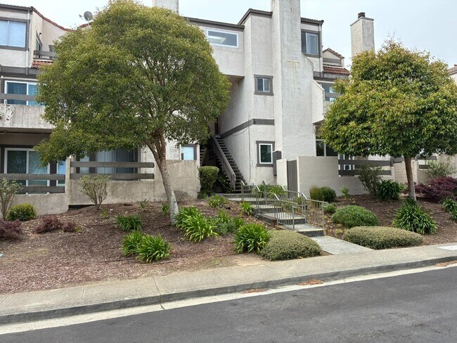 Building Photo - 3550 Carter Dr