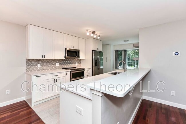 Building Photo - 12231 Westwood Hills Dr