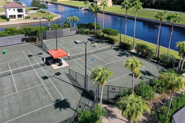 Building Photo - 102 Yacht Harbor Dr