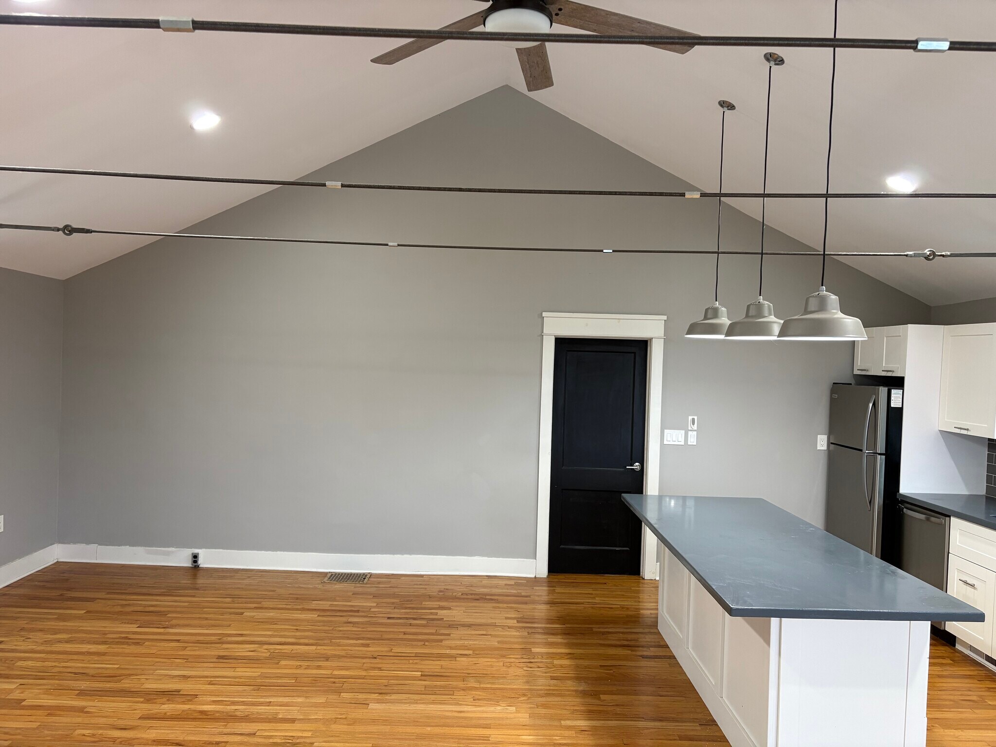 Building Photo - 115 N Maple St