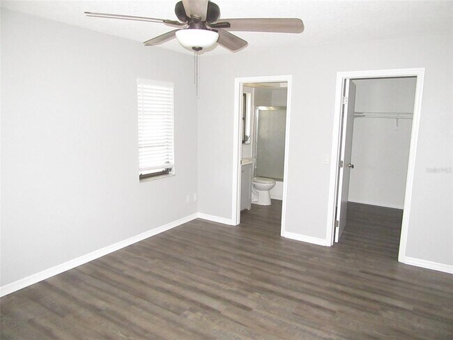 Building Photo - 1074 Birchcrest Blvd