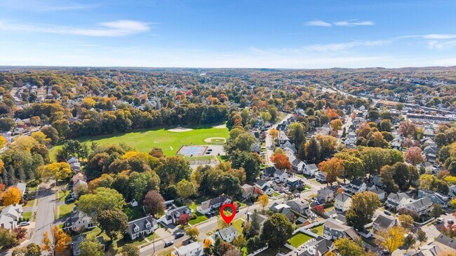 Building Photo - 142 Franklin St