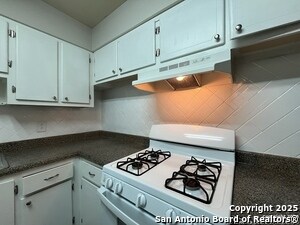 Building Photo - 2802 Lasses Blvd