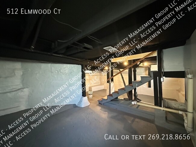 Building Photo - 512 Elmwood Ct