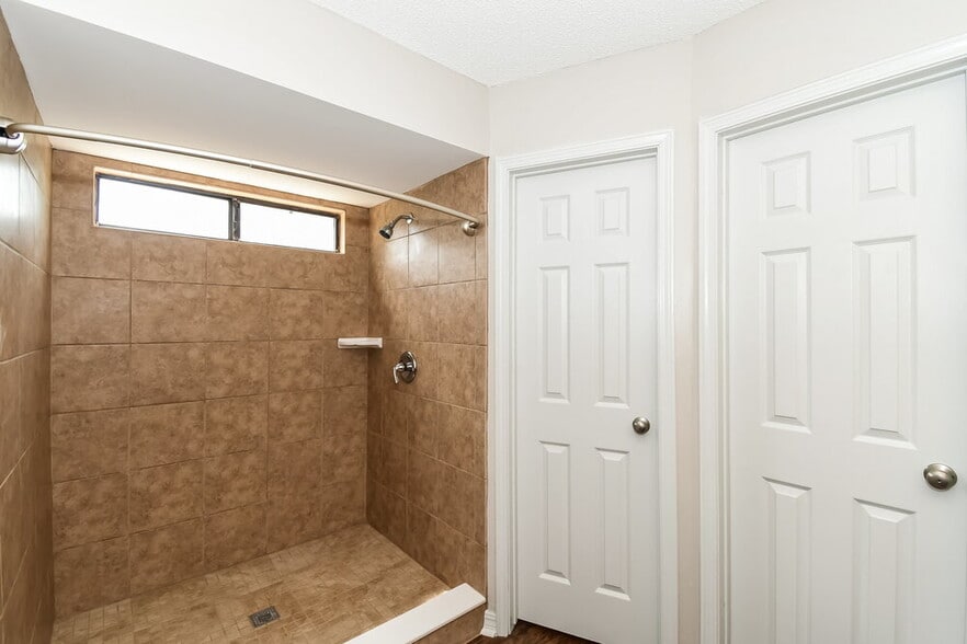 Building Photo - 8315 Crosswind Rd