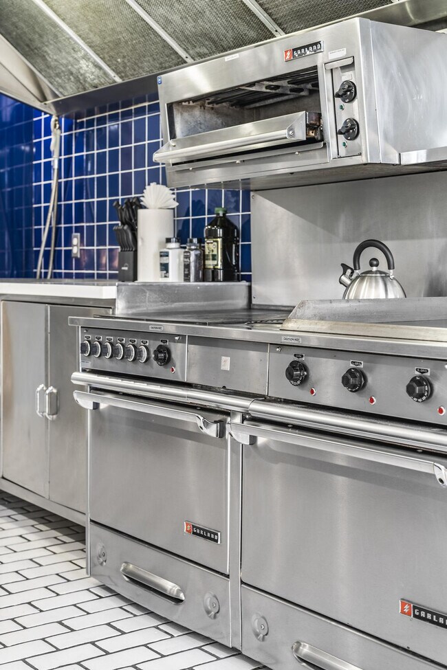 Building Photo - 275 U.S. 20-SI ID1240408P