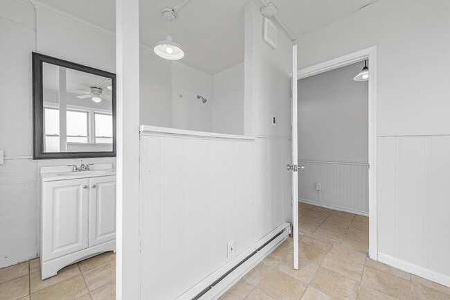 Building Photo - 520 Lincoln Ave