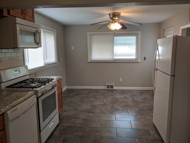 Building Photo - Fantastic West Park Rental now available